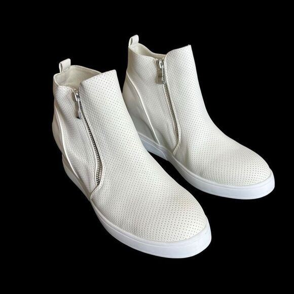 NEW Journee Collection Womens Pennelope Round Toe Wedge Sneakers 11 - Picture 1 of 10